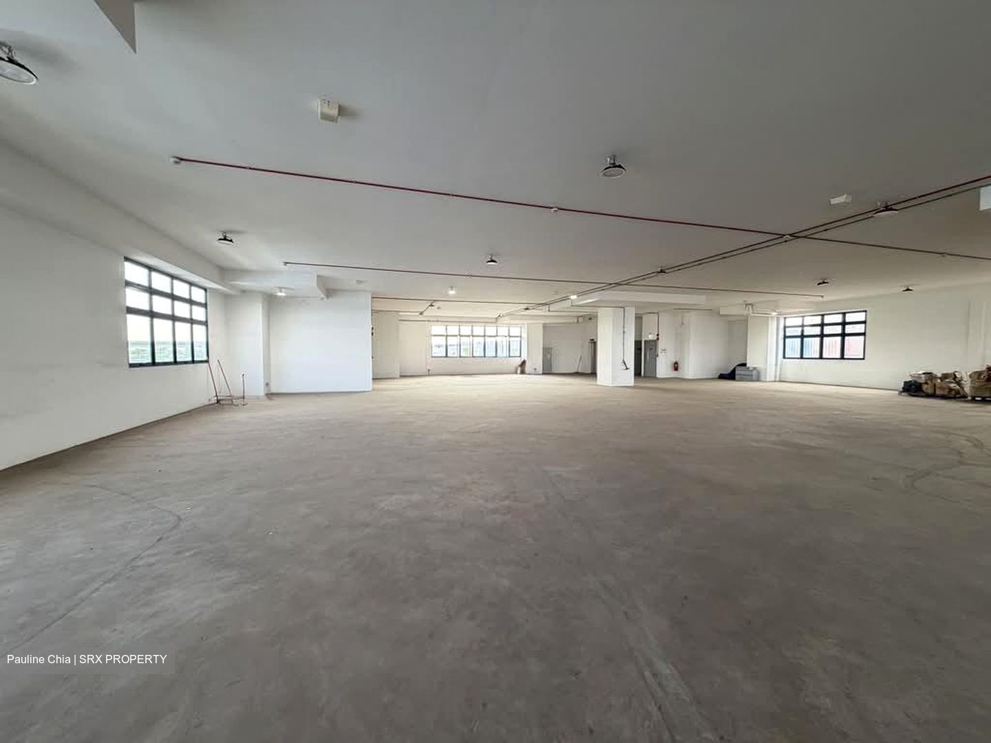 Tuas Lot (D22), Warehouse #573645641